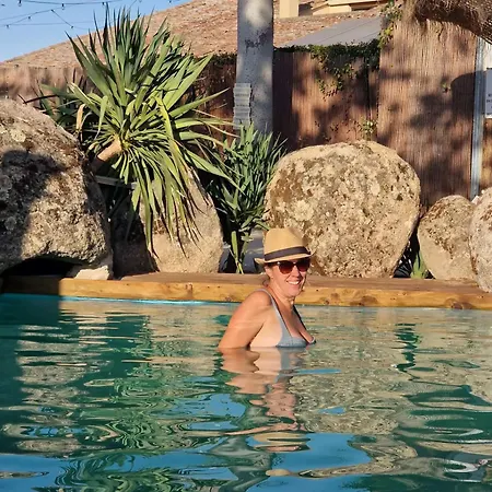 Complejo Oasis Sobre El Rio Huerta (Salamanca)